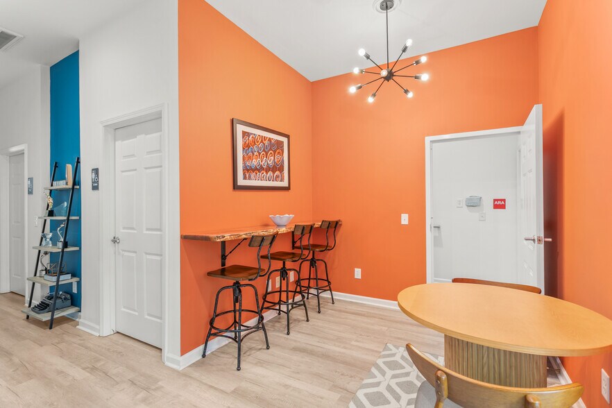 More Photos Of 2802 Eric Ln, Burlington Office For Lease