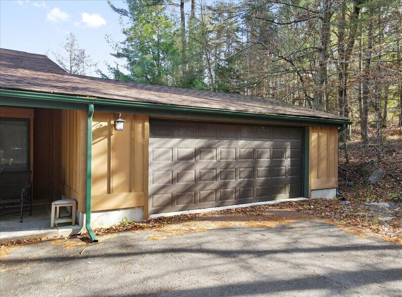 More Photos Of 1904 PA-940, Pocono Pines General Retail For Sale