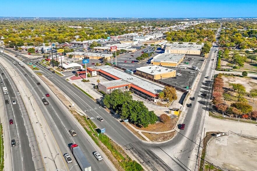 More Photos Of 7202 S Pan Am Expy, San Antonio Hotel For Sale