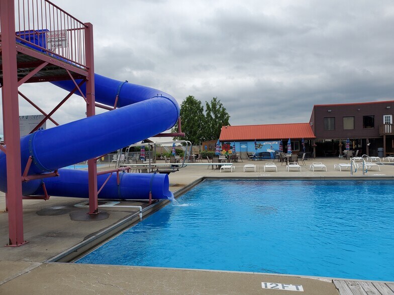 Primary Photo Of 3905 Carter Rd, Owensboro Swimming Pool For Sale