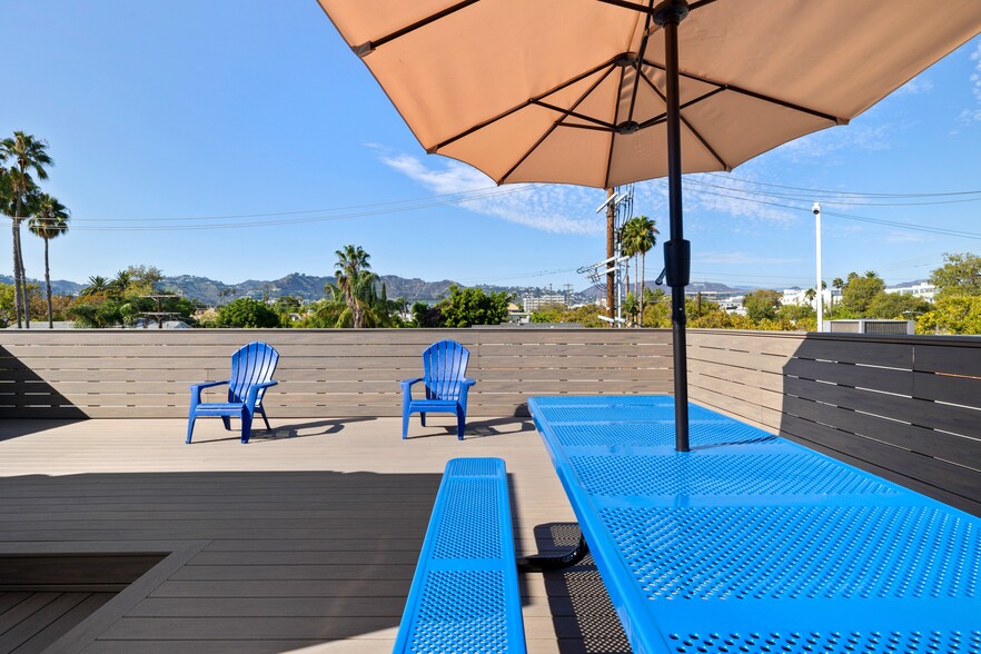 More Photos Of 7207 Melrose Ave, Los Angeles Storefront Retail Office For Lease