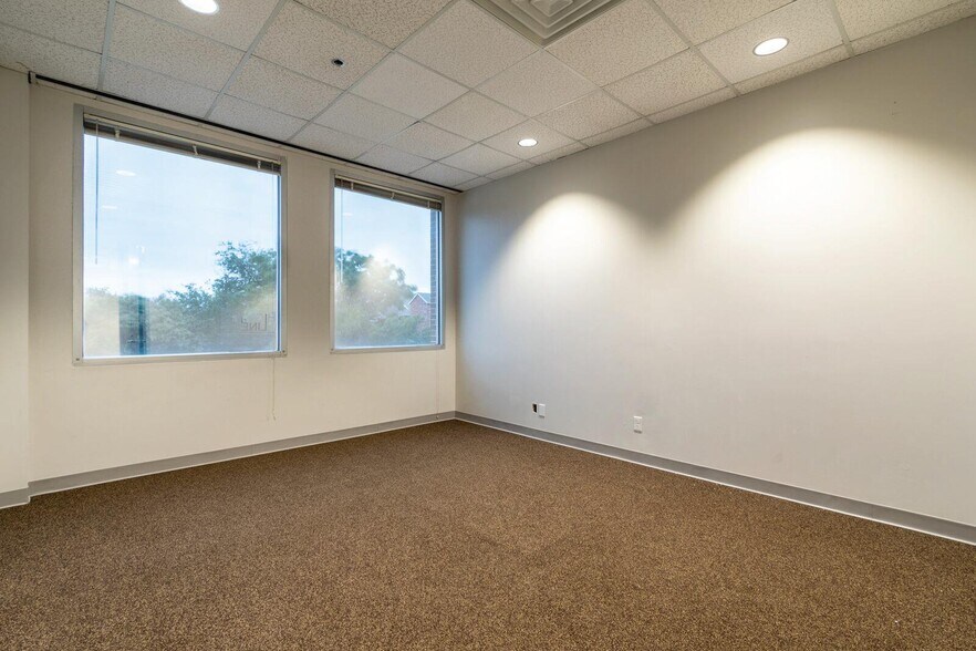 More Photos Of 6851 NE Loop 820, North Richland Hills Office For Lease