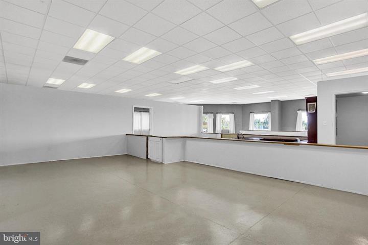 More Photos Of 57 W Shortcut Rd, Newport Showroom For Sale