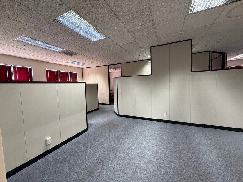 More Photos Of 2150 Mariner Square Dr, Alameda Office For Lease