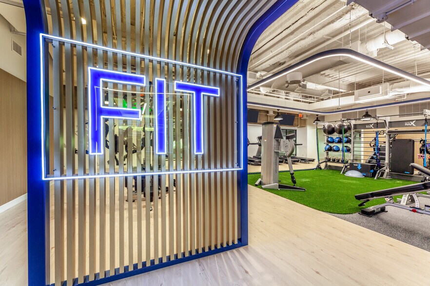 More Photos Of 5960 Berkshire Ln, Dallas Coworking Space