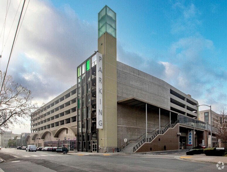 More Photos Of 255 2nd St, Oakland Parking Garage For Lease