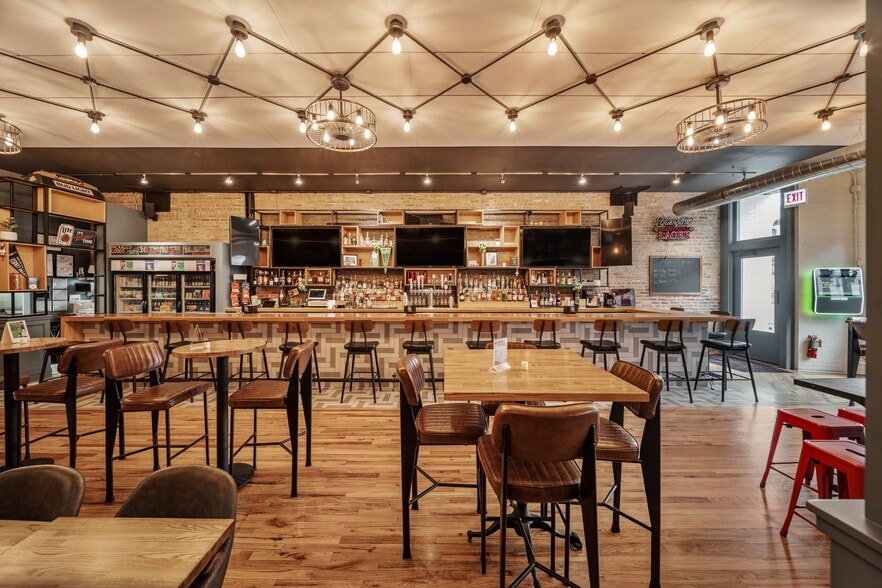 More Photos Of 1610 W North Ave, Chicago Storefront Retail Residential For Sale