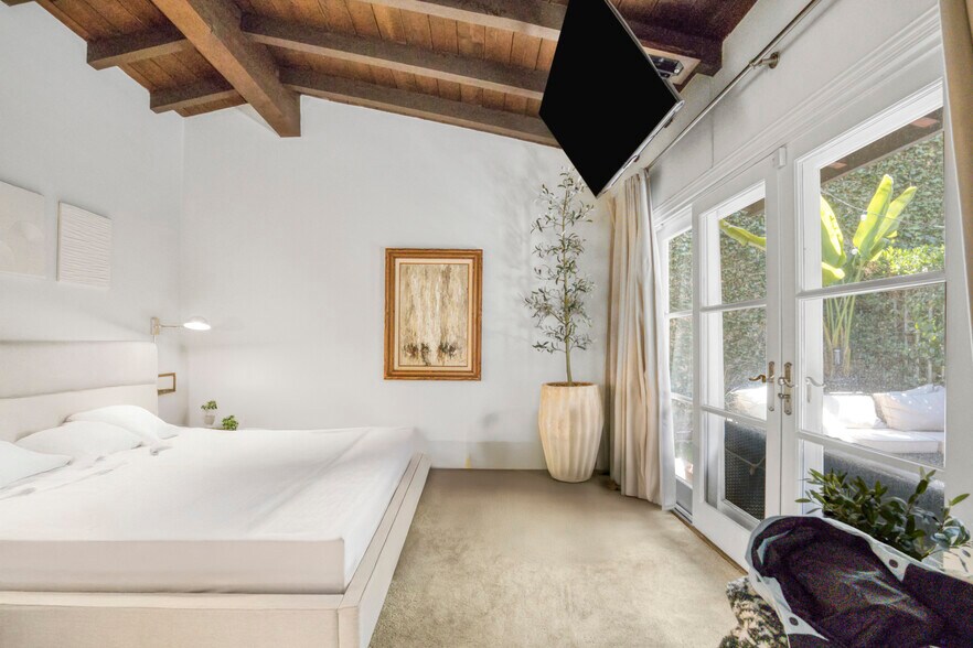 More Photos Of 1276 N Sweetzer Ave, West Hollywood Apartments For Sale