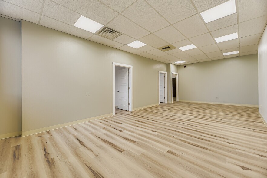 More Photos Of 19600 E Parker Square Dr, Parker Office For Lease