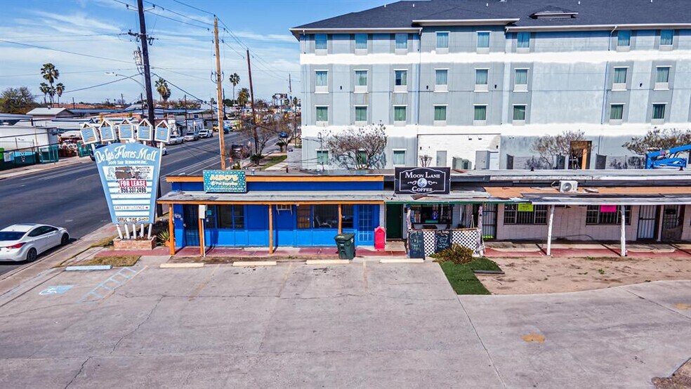 More Photos Of 3002 Santa Ursula Ave, Laredo General Retail For Sale