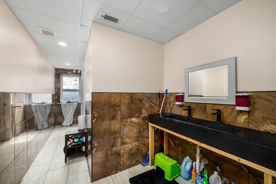 More Photos Of 1776 Sylvan Rd SW, Atlanta Religious Facility For Sale