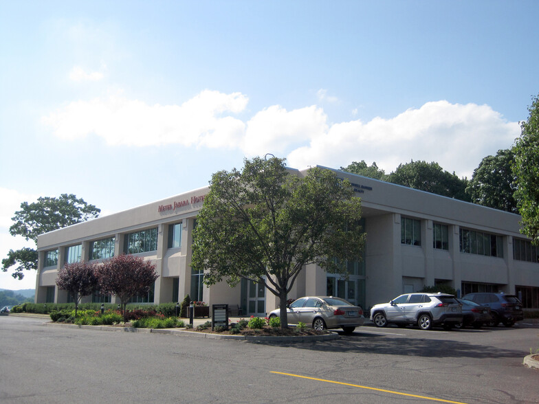 Primary Photo Of 7 Kenosia Ave, Danbury Office For Lease