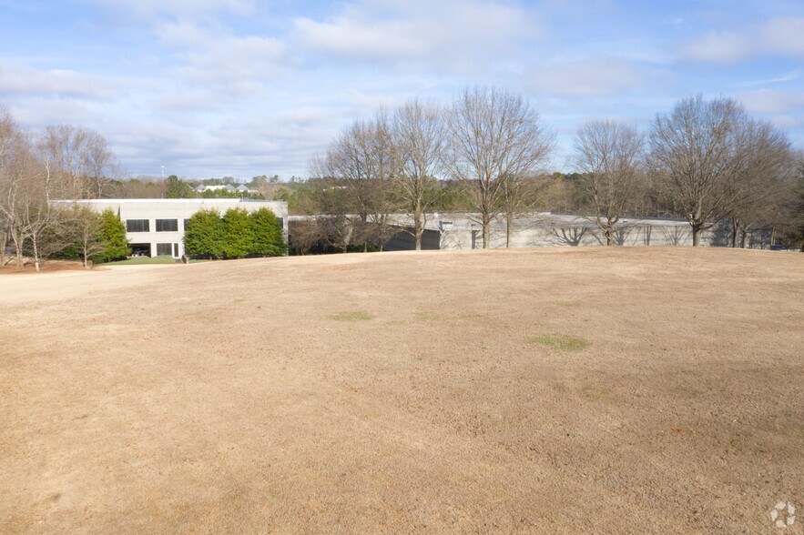 More Photos Of 1001 Windward Concourse, Alpharetta Industrial For Lease