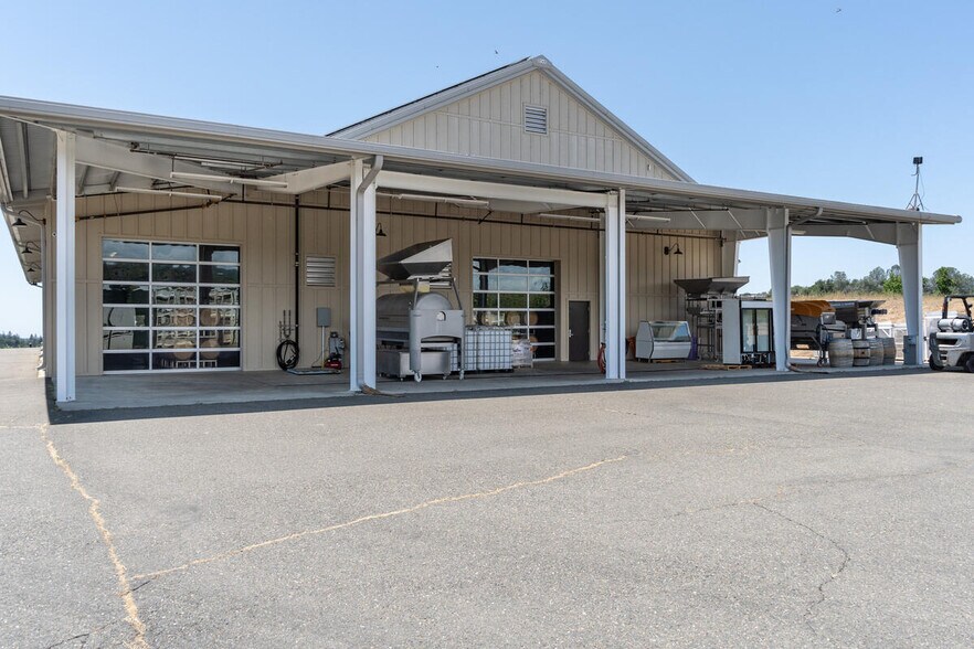 More Photos Of 8054 Fairplay Rd, Somerset Winery Vineyard For Sale