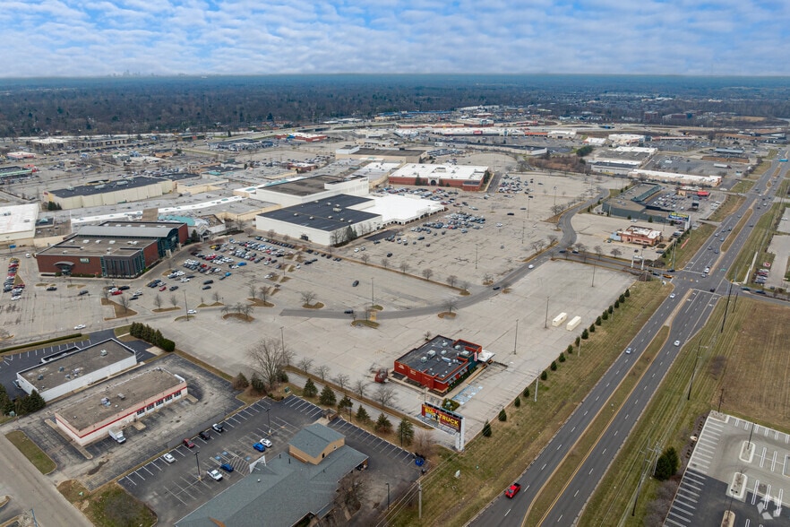 More Photos Of 6045 E 86th St, Indianapolis Restaurant For Lease