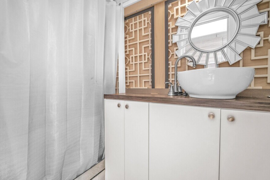 More Photos Of 7151 Taft St, Hollywood Office Residential For Sale