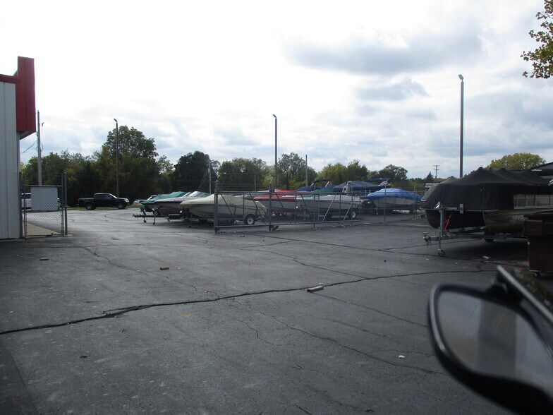 More Photos Of 345 Lake Michigan Dr, Grand Rapids Storefront For Sale