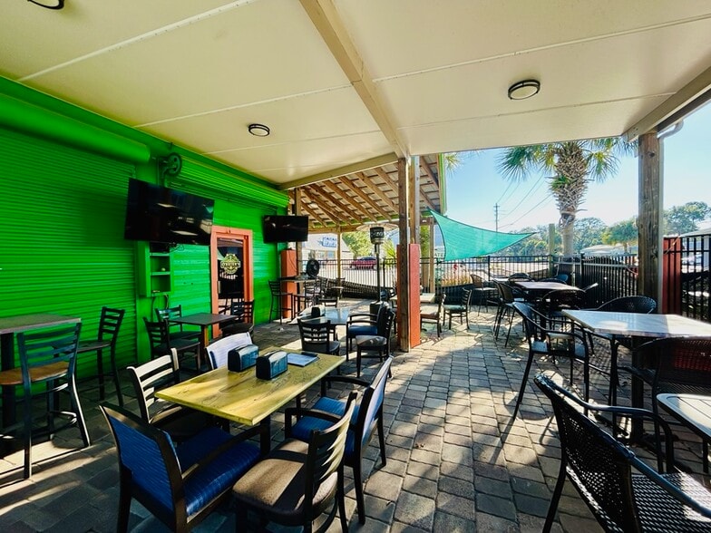 More Photos Of 320 S 8th St, Fernandina Beach Freestanding For Lease