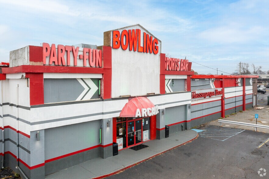 More Photos Of 4235 Merrick Rd, Massapequa Bowling Alley For Sale