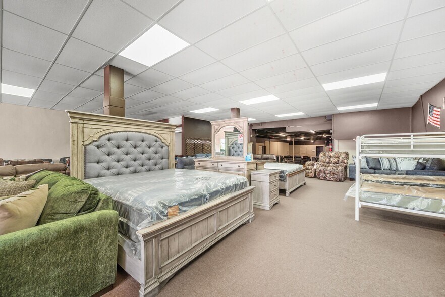 More Photos Of 606 Albert Pike Rd, Hot Springs National Park Freestanding For Sale