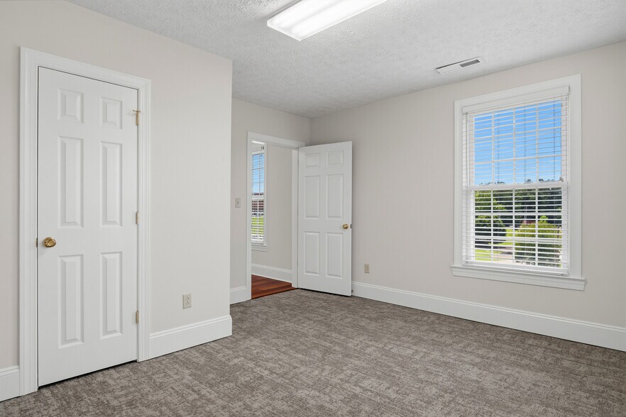 More Photos Of 6245 University Park Dr, Radford Office Residential For Sale