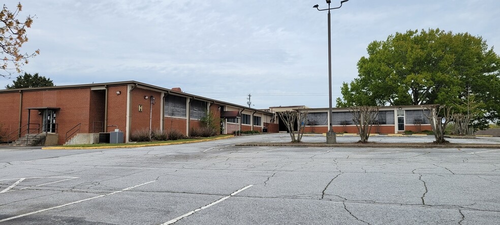 More Photos Of 2428 Main St E, Snellville Religious Facility For Sale