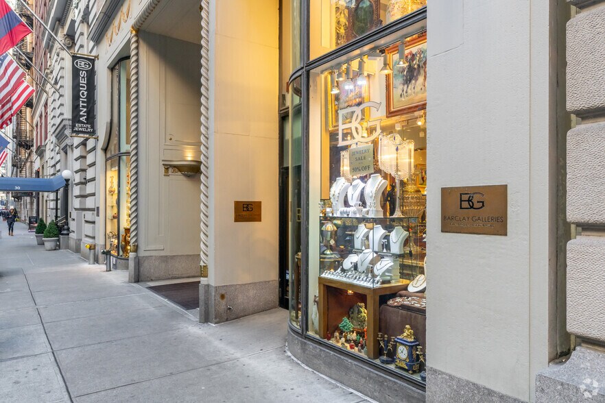 More Photos Of 34-36 W 44th St, New York Medical For Lease