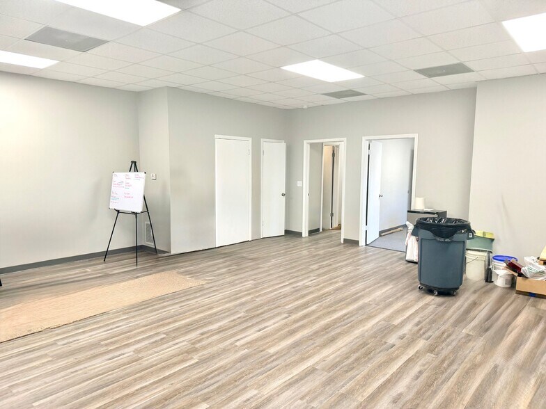 More Photos Of 5841 State Highway K St, Cape Girardeau Warehouse For Lease