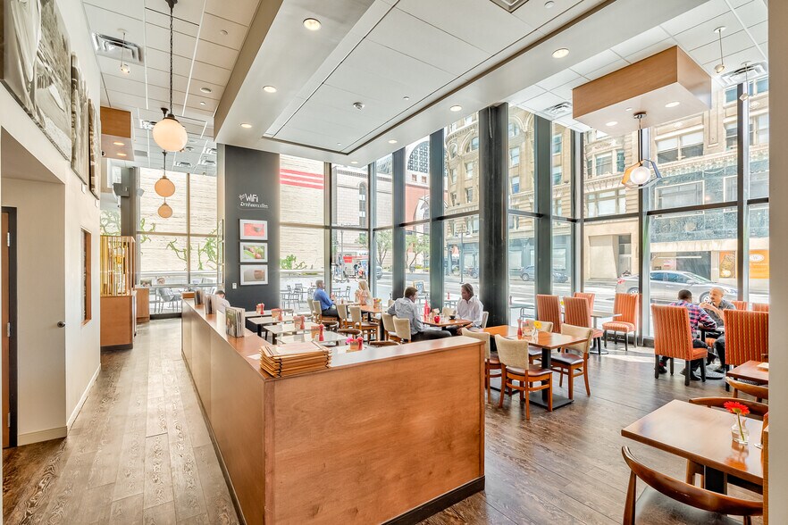 More Photos Of 1601 Elm St, Dallas Office For Lease