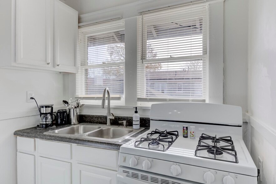 More Photos Of 963 New York St, Memphis Multifamily For Sale