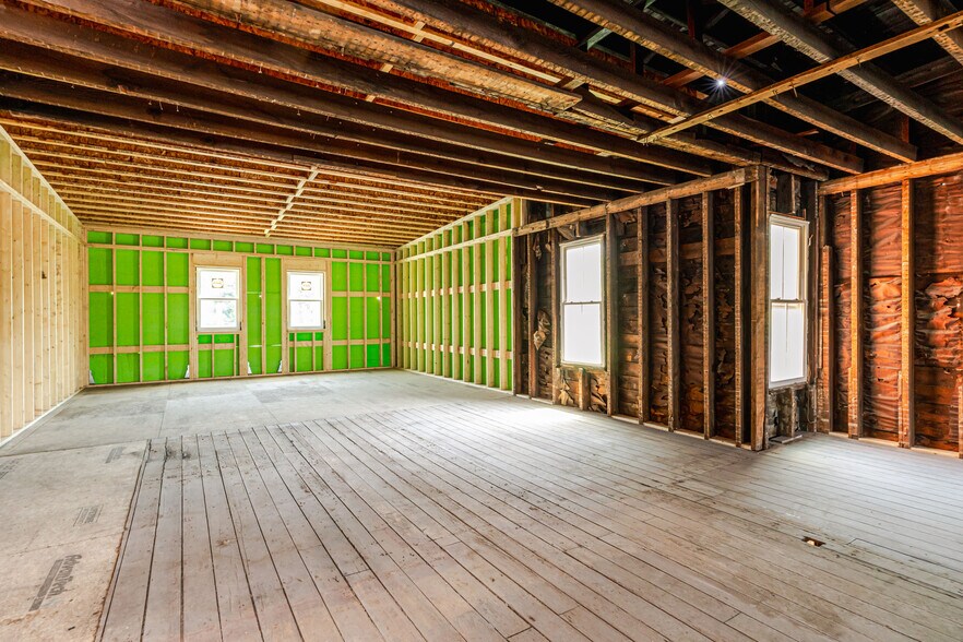 More Photos Of 744 Warren St, Hudson Storefront Retail Residential For Sale
