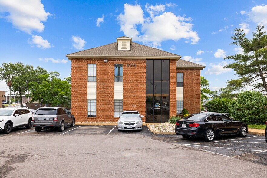 More Photos Of 4191 Crescent Dr, Saint Louis Medical For Lease