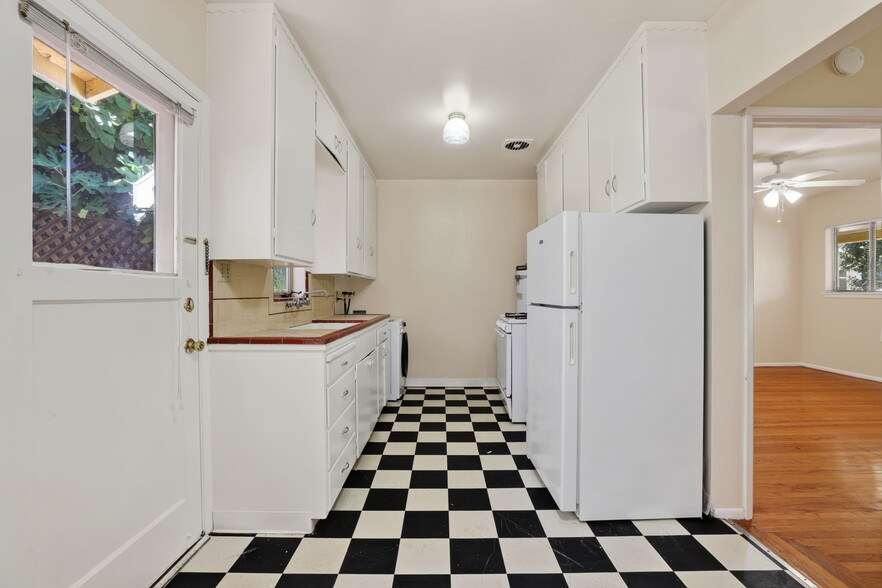 More Photos Of 2717 V St, Sacramento Multifamily For Sale