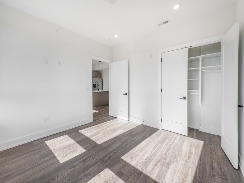 More Photos Of 1723 Ridge Ave, Philadelphia Apartments For Sale