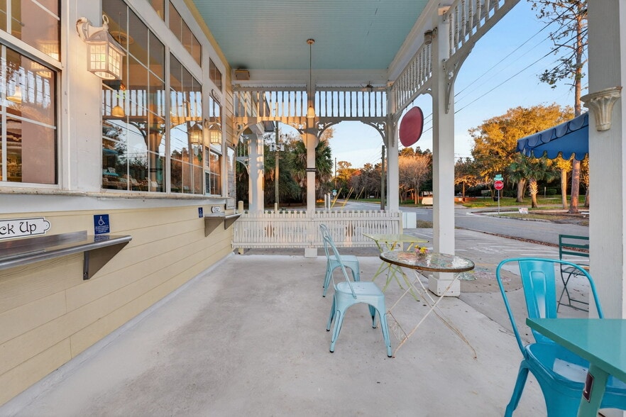 More Photos Of 197 E Church St, Deland Restaurant For Sale