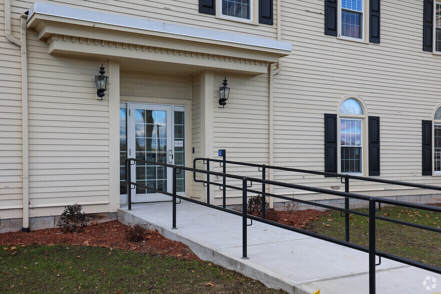 More Photos Of 3 Meeting House Rd, Chelmsford Apartments For Lease