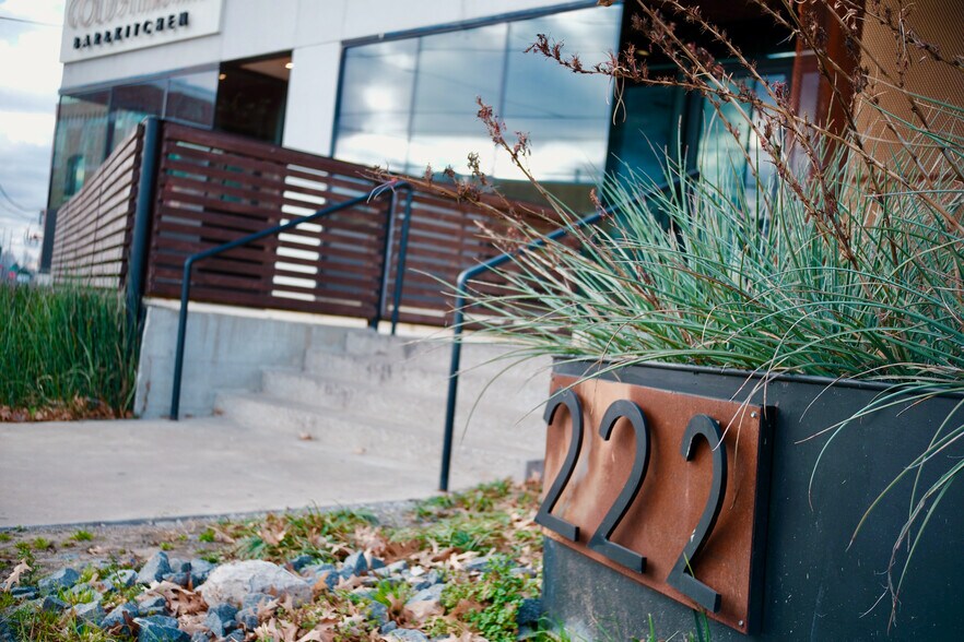 More Photos Of 222 S Kenosha Ave, Tulsa Storefront Retail Office For Lease