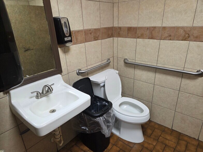 More Photos Of 1303 Del Prado Blvd S, Cape Coral Restaurant For Sale