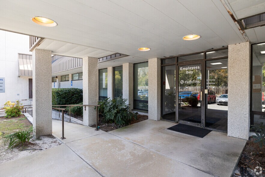 More Photos Of 5102 La Roche Ave, Savannah Office For Lease