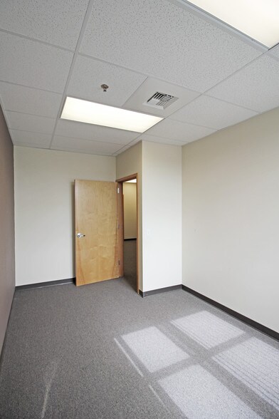 More Photos Of 1520 Wilmington Dr, Dupont Unknown For Sale