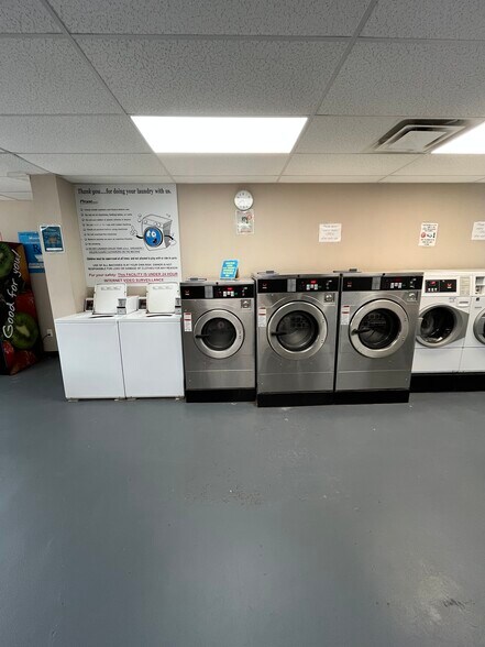 More Photos Of 110 Main St, Ringling General Retail For Sale
