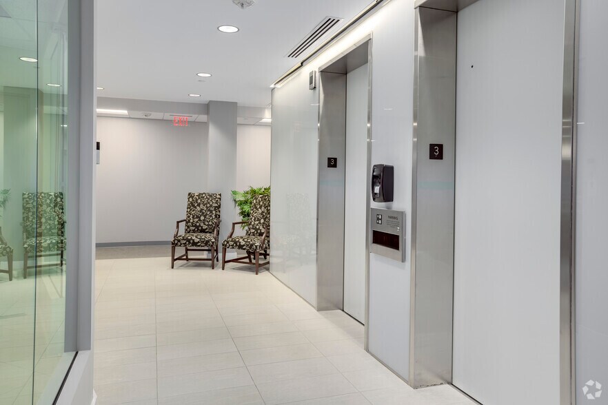 More Photos Of 8607 Westwood Center Dr, Vienna Office For Lease