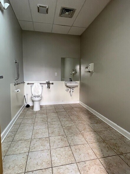 More Photos Of 9 Business Park Dr, Branford Office For Sale