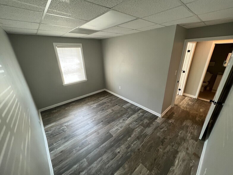 More Photos Of 3231-3233 Superior Ln, Bowie Medical For Lease