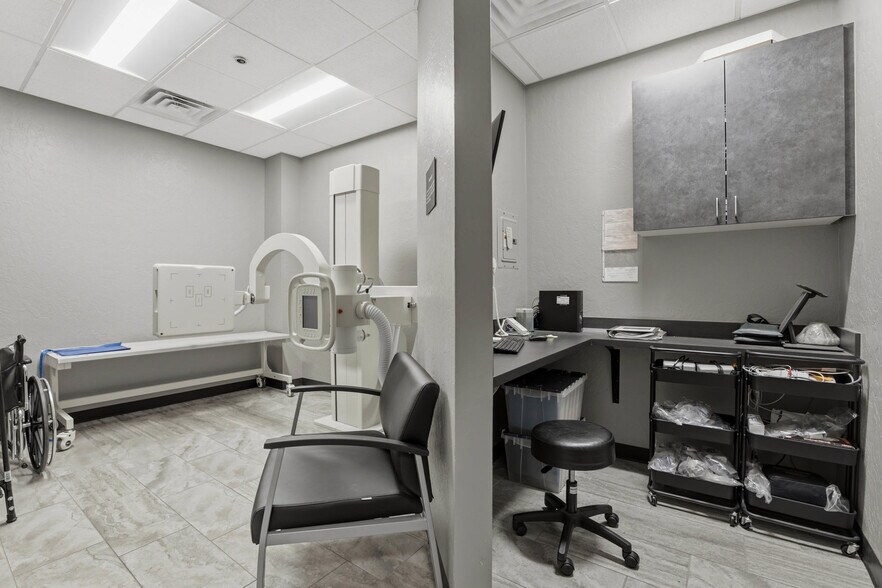 More Photos Of 2804 SW 134th St, Oklahoma City Medical For Sale