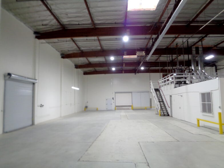 More Photos Of 2828-2840 S Alameda St, Vernon Warehouse For Lease
