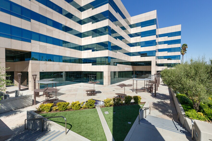 Primary Photo Of 16501 Ventura Blvd, Encino Office For Lease