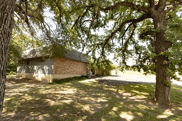More Photos Of 1501 Southeast Pky, Azle Office For Sale