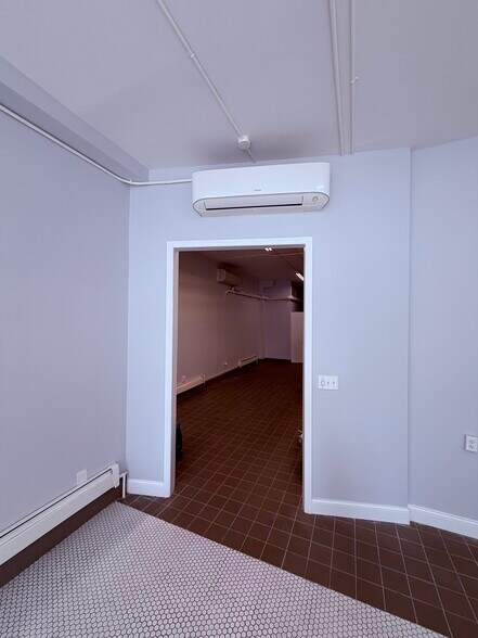 More Photos Of 225 34th St, Brooklyn Light Manufacturing For Lease