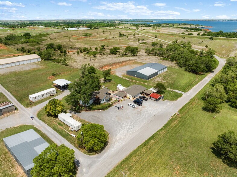 More Photos Of 10277 N 2130 Rd, Foss Convenience Store For Sale
